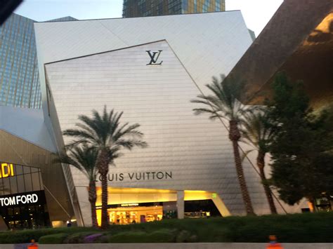 louis vuitton woodland hills|louis vuitton las vegas nv.